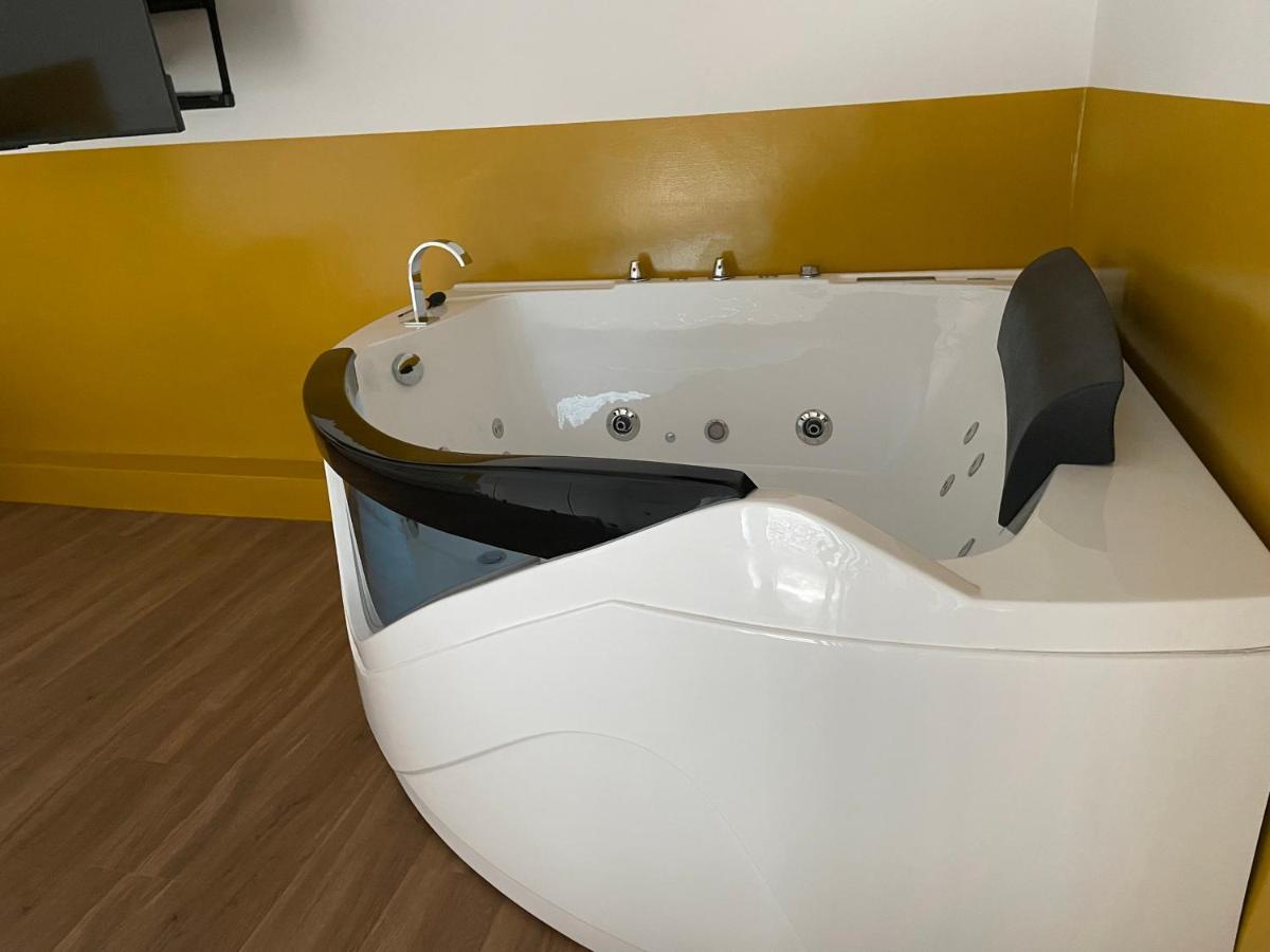 Tutt 'E Sant Luxury Rooms نابولي المظهر الخارجي الصورة
