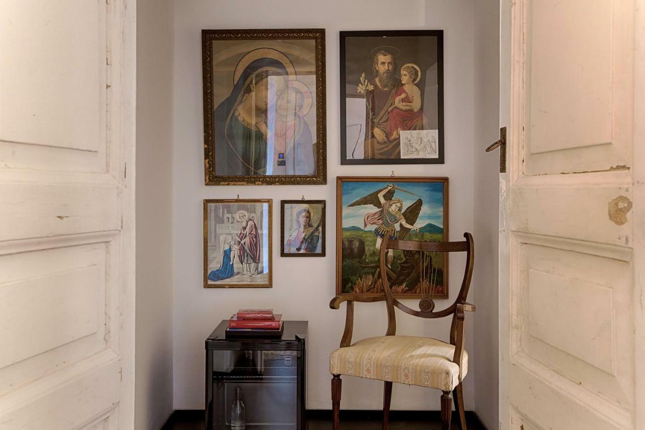 Tutt 'E Sant Luxury Rooms نابولي المظهر الخارجي الصورة